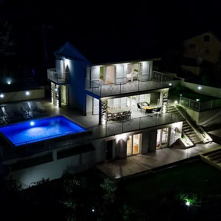 Carmen Villa *