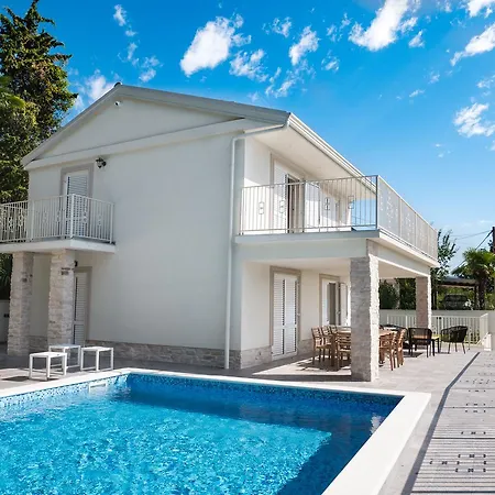 Carmen Villa
